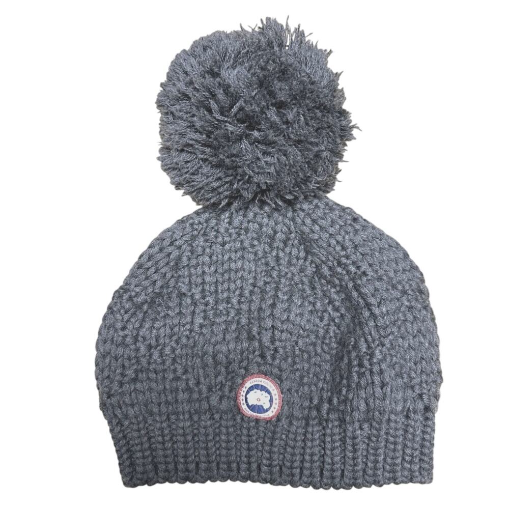 Canada Goose Womens One Size Pom Beanie Gray Merino Wool Hat Ski Chalet Luxury